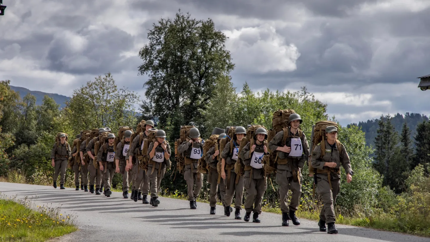 Kompani Lauritzen - Deltakerne: Aleksander Sæterstøl, Vår Staude, Stinius Maurstad, Nora Haukland, Mikkel Bratt Silset, Silje Nordnes, Jonas Lihaug Fredriksen, Hedvig Sophie Glestad, Robin Hofset, Mona Berntsen, Knut Marius Djupvik, Alexandra Rotan, Rauand Ismail, Karin Klouman